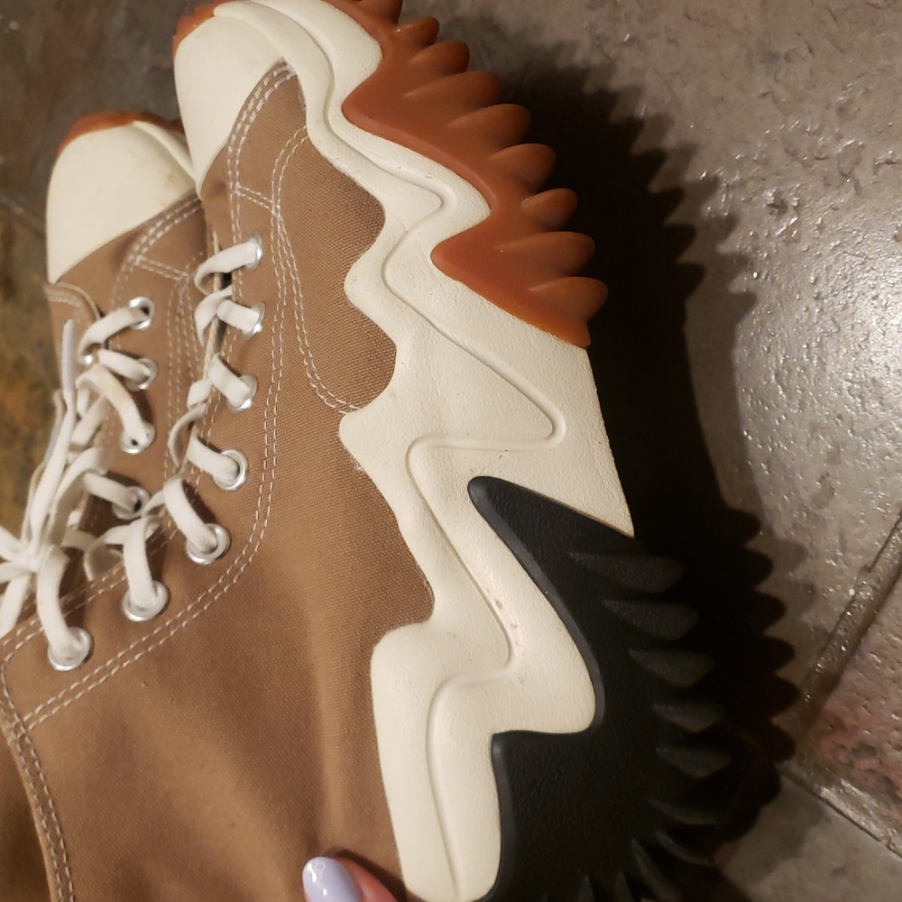 converse - Picture 2 of 4
